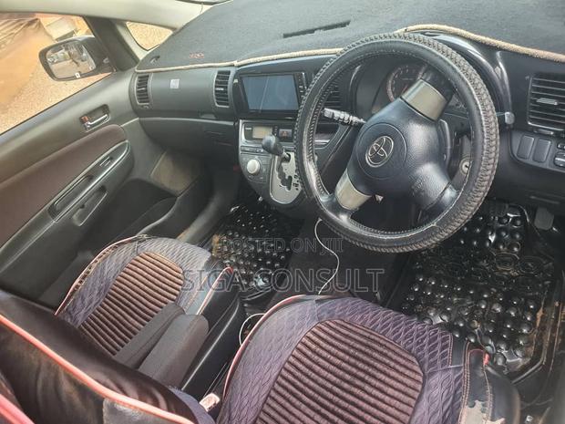 Toyota Wish 2007 Silver