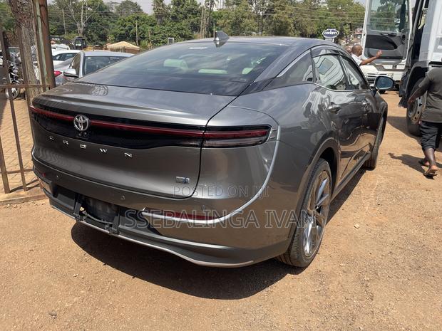 Toyota Crown 2023 Gray