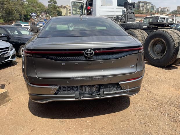 Toyota Crown 2023 Gray