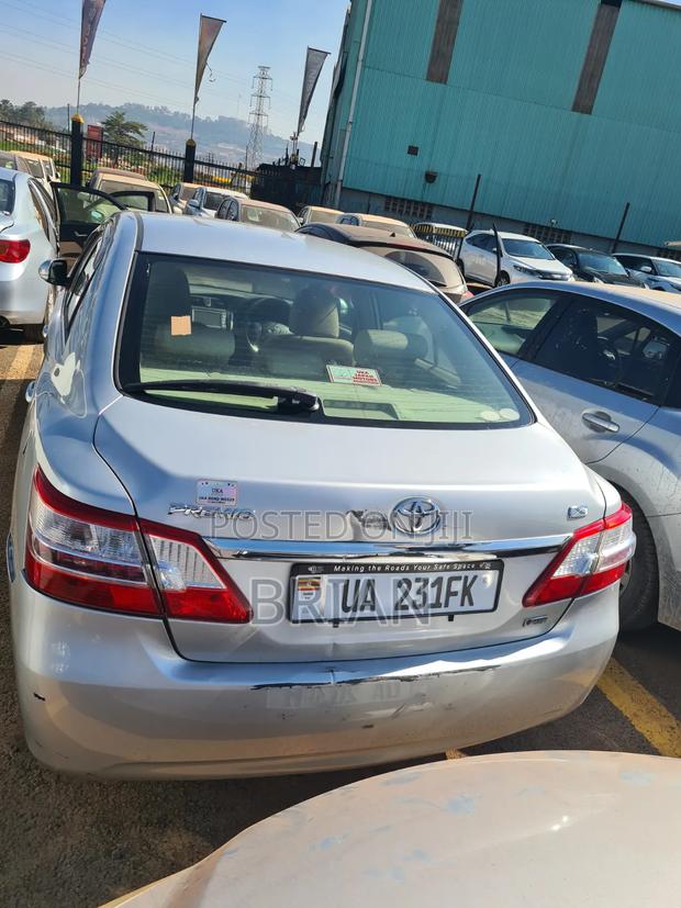 Toyota Premio 2012 Silver