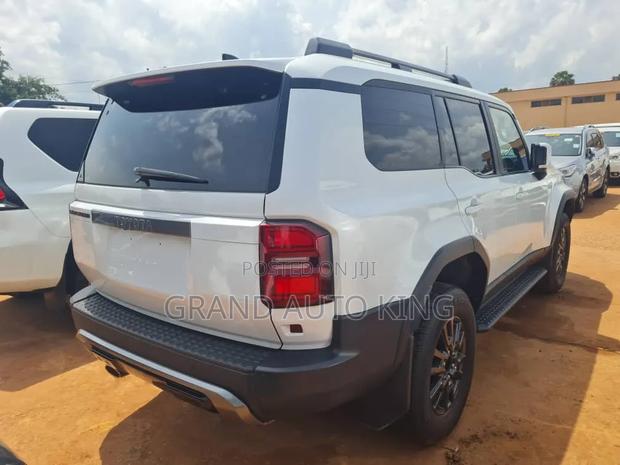 Toyota Land Cruiser Prado 2015 White
