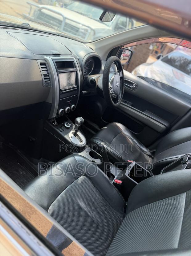 Nissan X-Trail 2010 Gray
