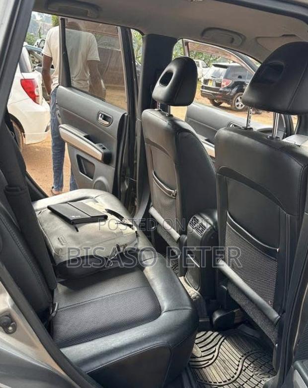 Nissan X-Trail 2010 Gray