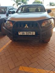 Mitsubishi L200 2015 Silver for sale