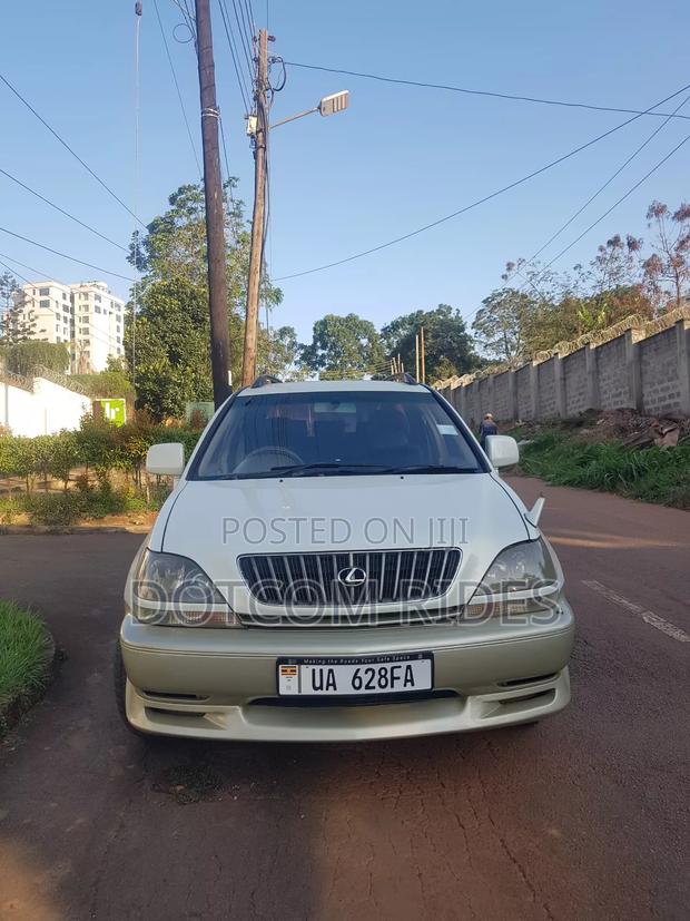 Toyota Harrier 2.2 16V 2002 White