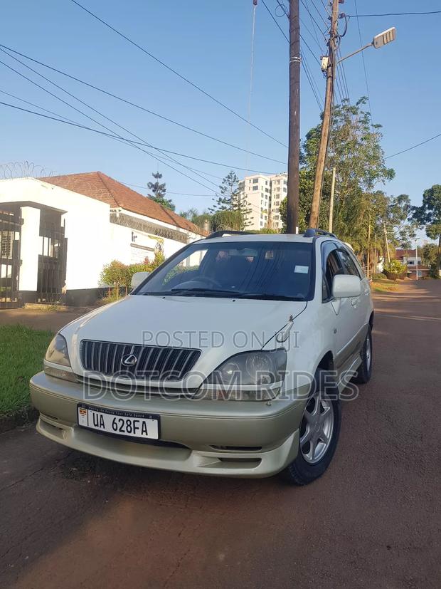 Toyota Harrier 2.2 16V 2002 White