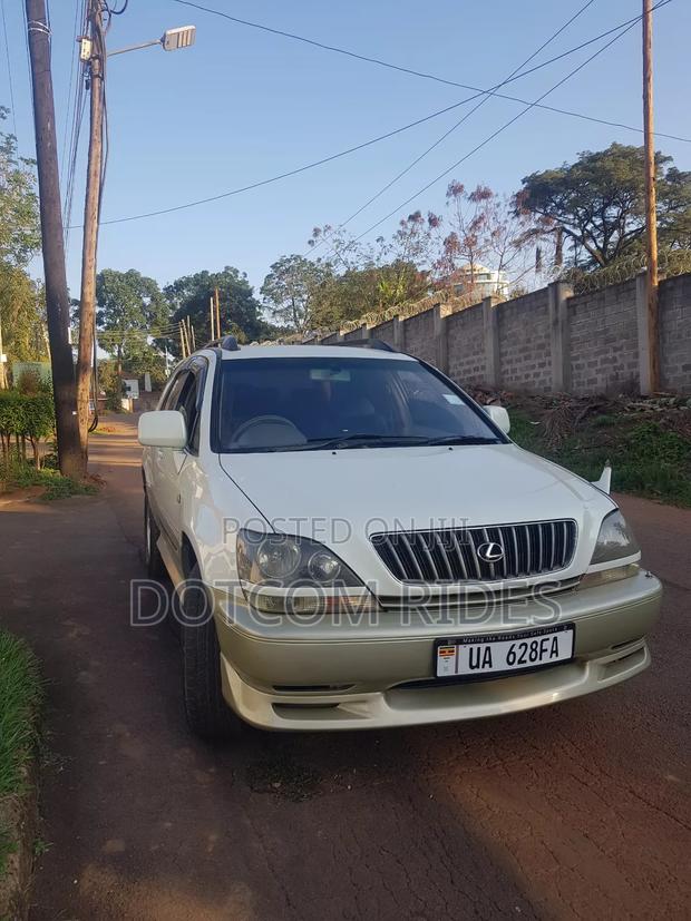 Toyota Harrier 2.2 16V 2002 White