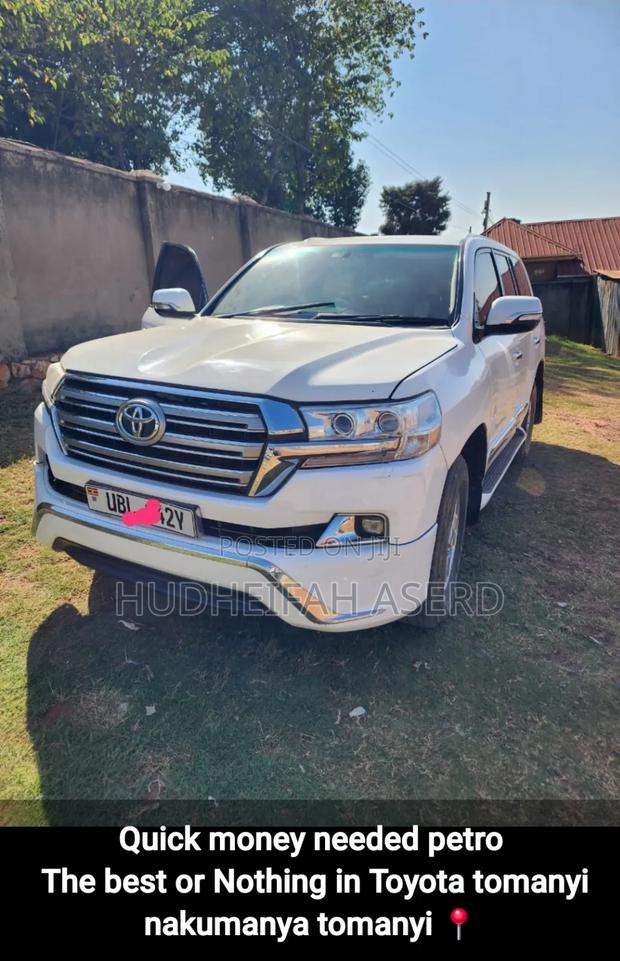 Toyota Land Cruiser 2016 White