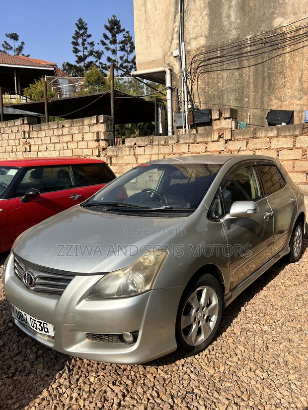 Toyota Blade 2008 Silver