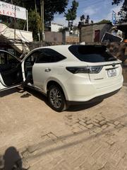 Toyota Harrier 2016 White for sale