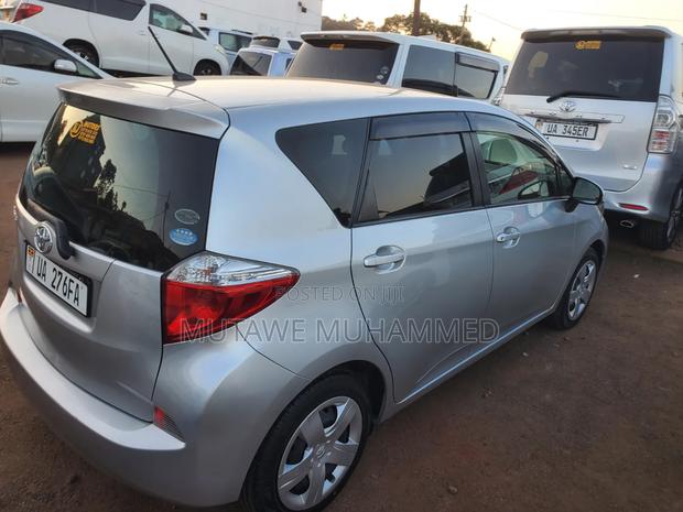 Toyota Ractis 2012 Silver