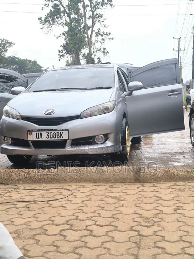 Toyota Wish 2011 Gray