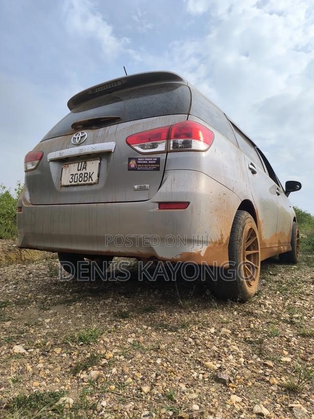 Toyota Wish 2011 Gray