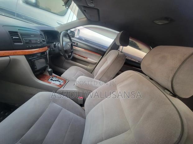 Toyota Mark II 2002 Silver