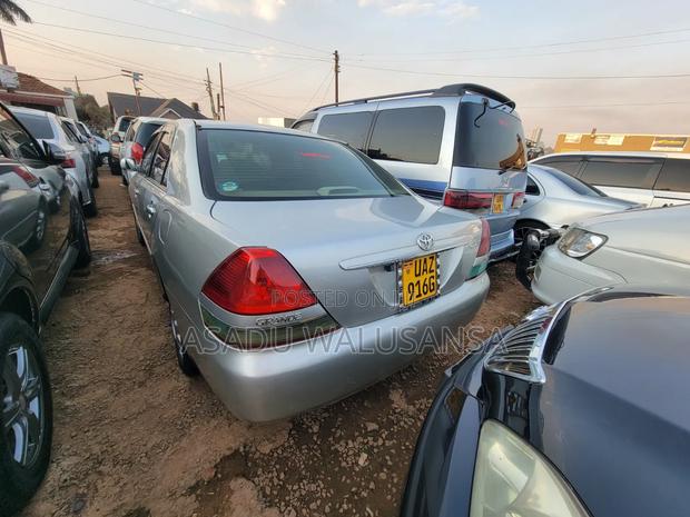 Toyota Mark II 2002 Silver
