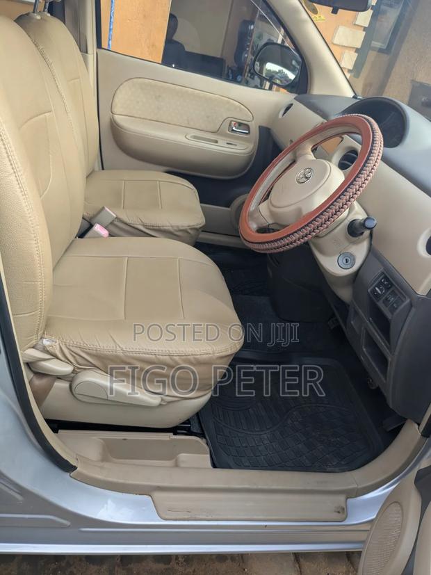 Toyota Sienta 2008 Silver
