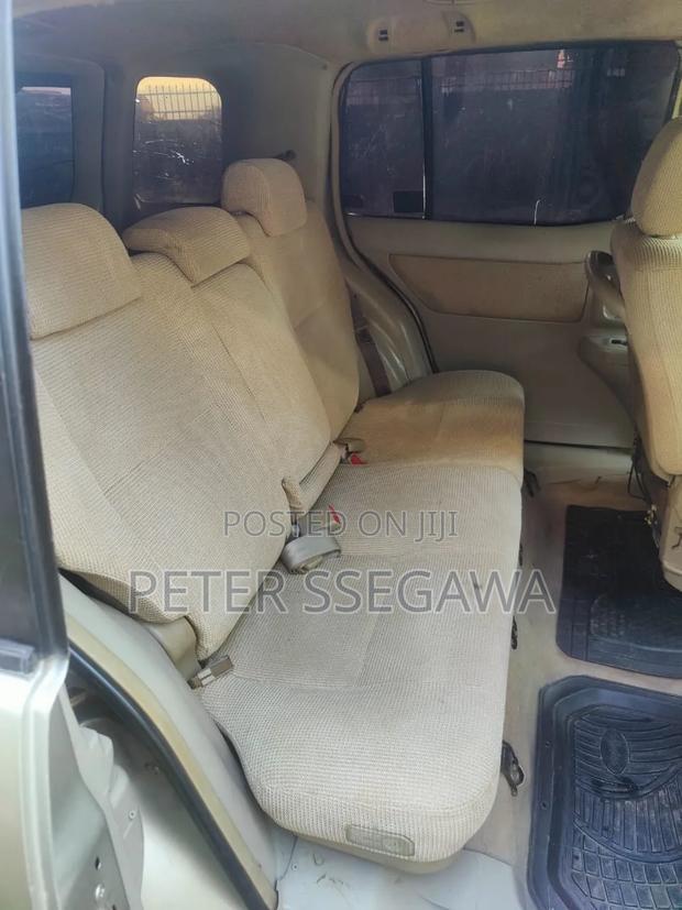 Toyota Raum 2006 Silver