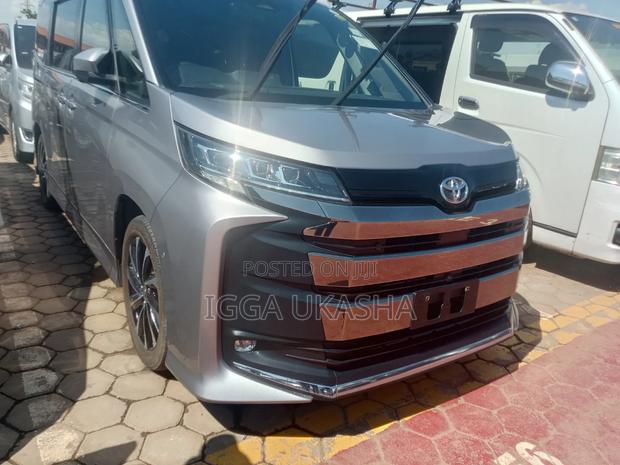 Toyota Noah 2022 Gray