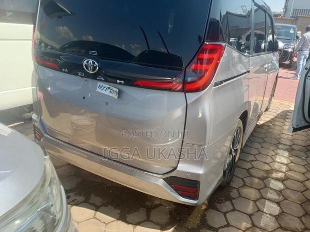 Toyota Noah 2022 Gray