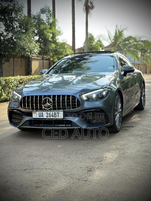 Mercedes-Benz E400 2022 Gray