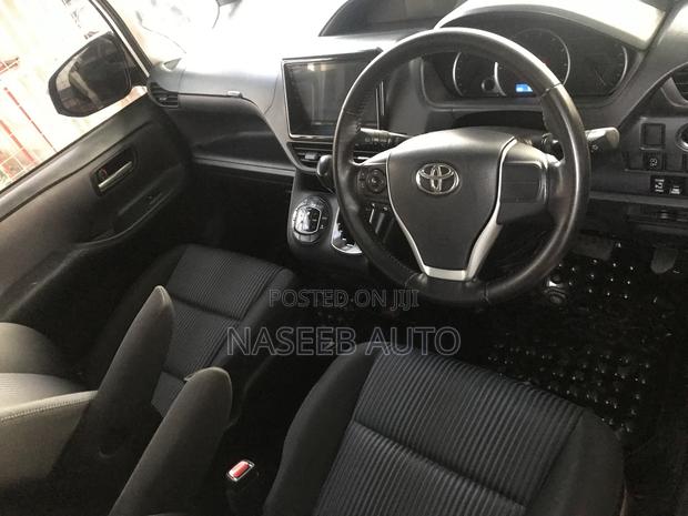 Toyota Noah 2016 White