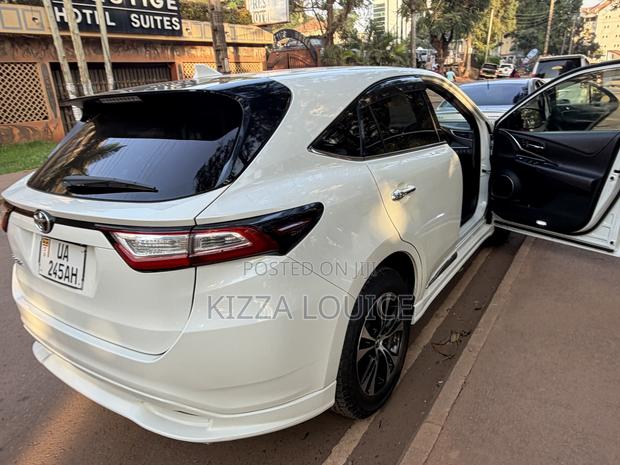 Toyota Harrier 2018 White
