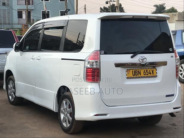 Toyota Noah 2008 White
