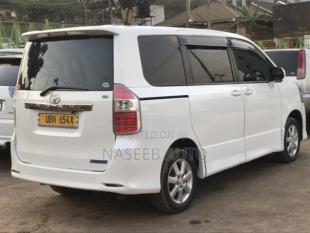 Toyota Noah 2008 White