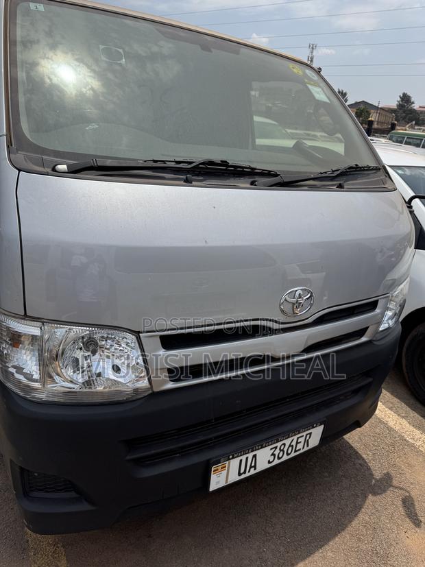 Toyota Toyoace 2012