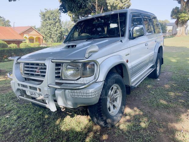 Mitsubishi Pajero 1998 White