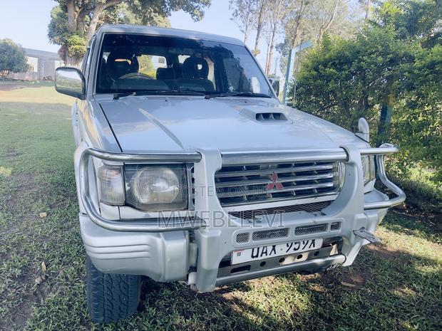 Mitsubishi Pajero 1998 White