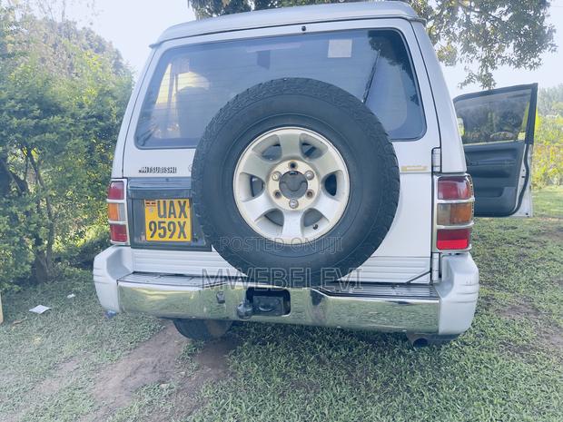 Mitsubishi Pajero 1998 White