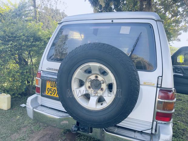 Mitsubishi Pajero 1998 White