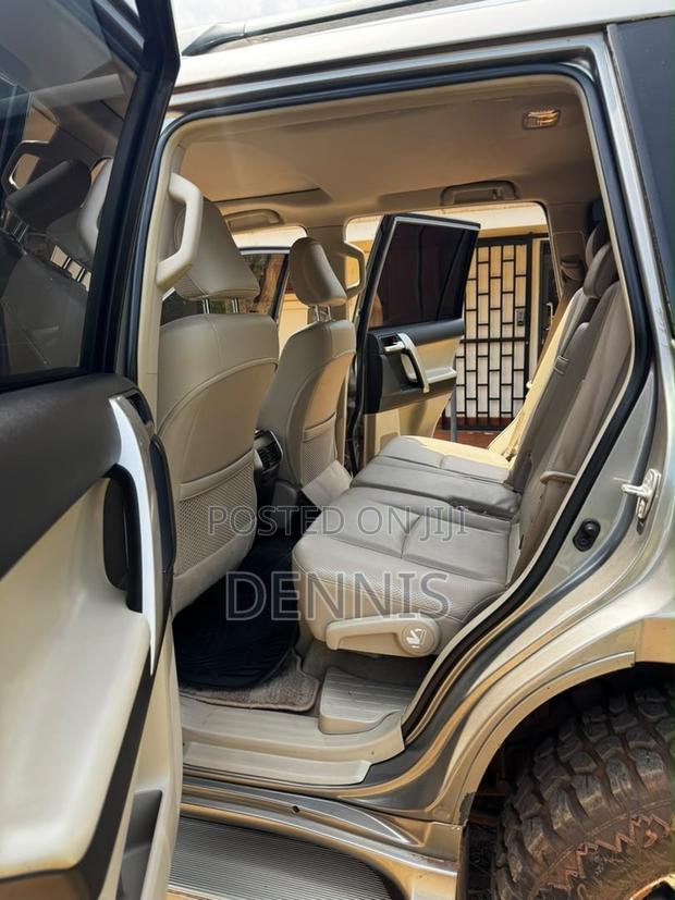 Toyota Land Cruiser Prado 2012 Silver