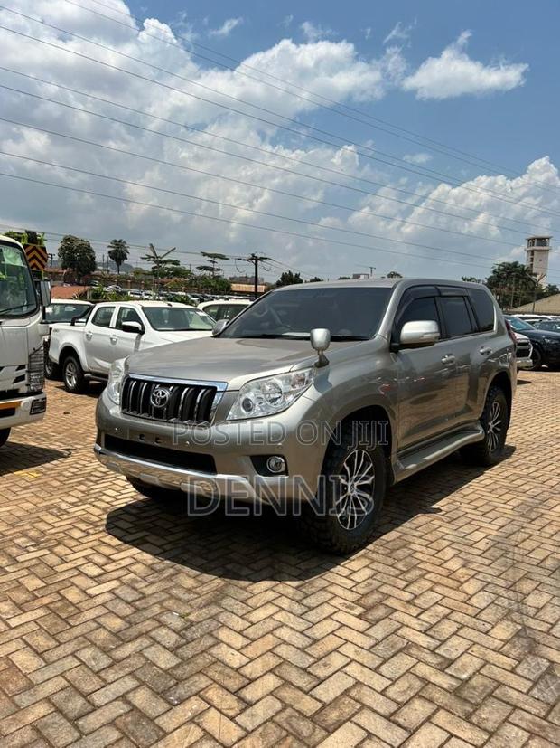 Toyota Land Cruiser Prado 2012 Silver
