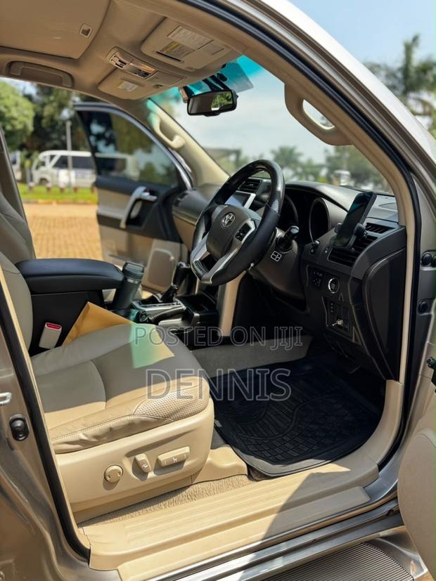 Toyota Land Cruiser Prado 2012 Silver