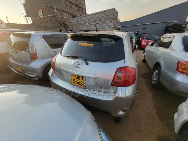 Toyota Auris 2009 Silver