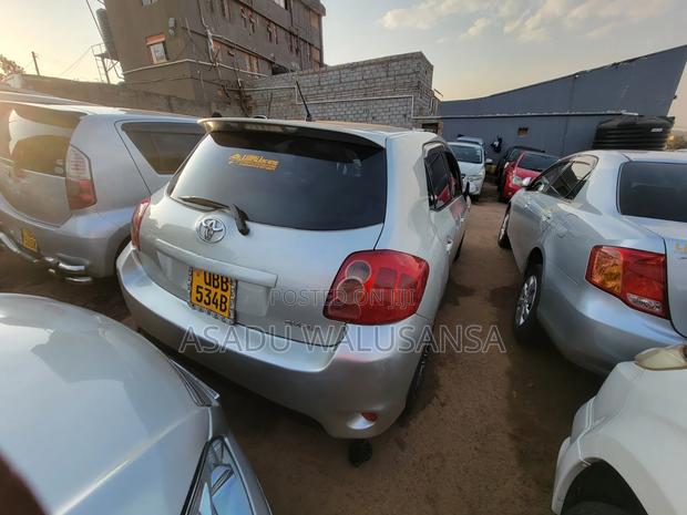 Toyota Auris 2009 Silver