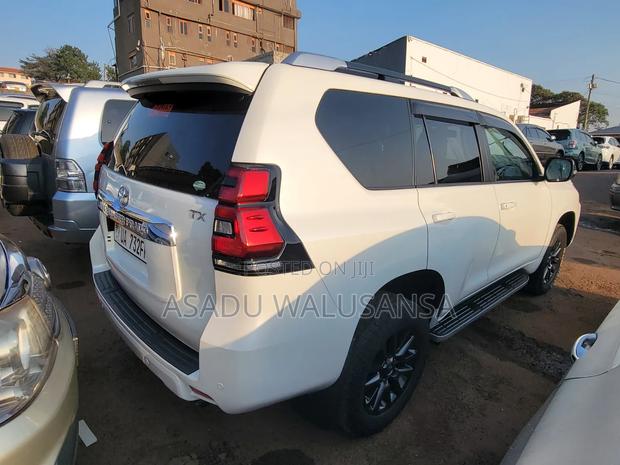 Toyota Land Cruiser 2017 White