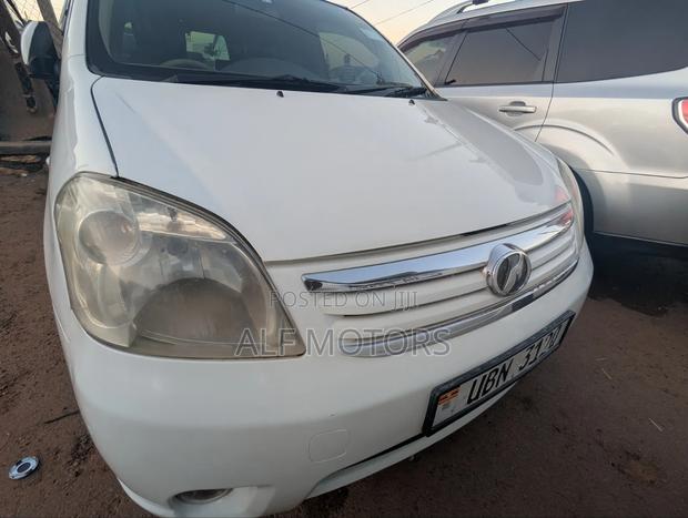 Toyota Raum 2010 White