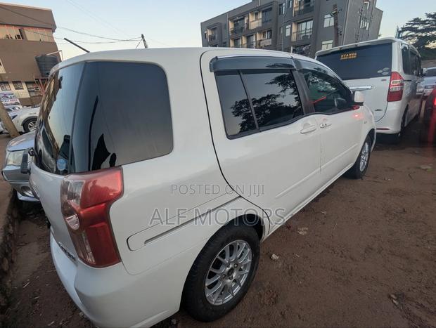 Toyota Raum 2010 White