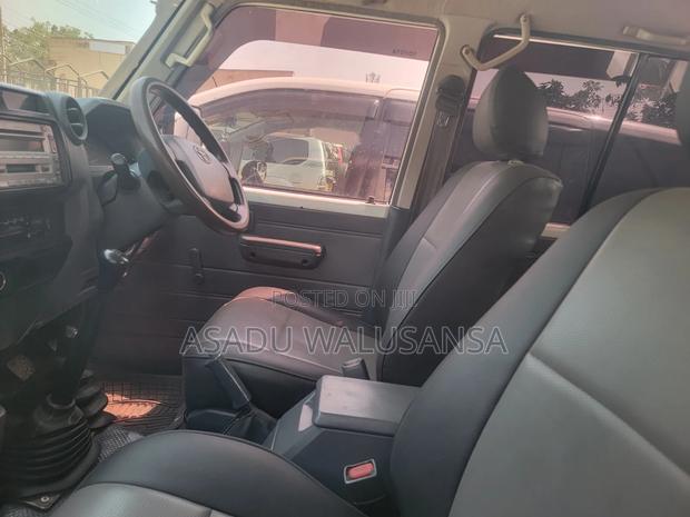 Toyota Land Cruiser 2009 White
