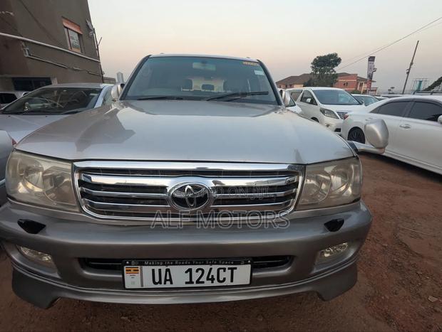 Toyota Land Cruiser Prado 2004 Silver