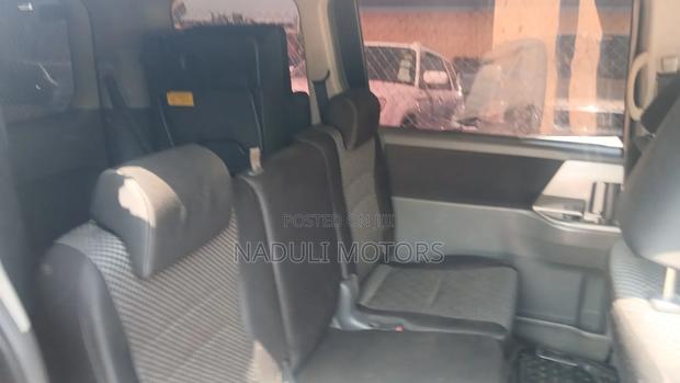 Toyota Noah 2012 Gray