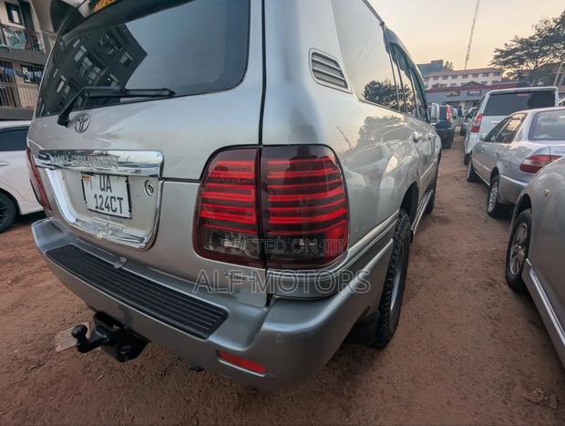 Toyota Land Cruiser Prado 2004 Silver