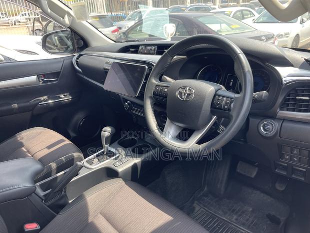 Toyota Hilux 2018 White