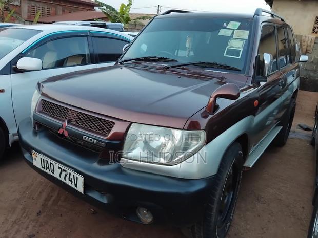 Mitsubishi Pajero IO 2002
