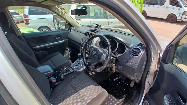 Suzuki Escudo 2008 Silver