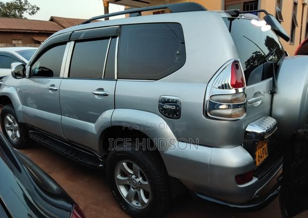 Toyota Land Cruiser Prado 2006 Silver