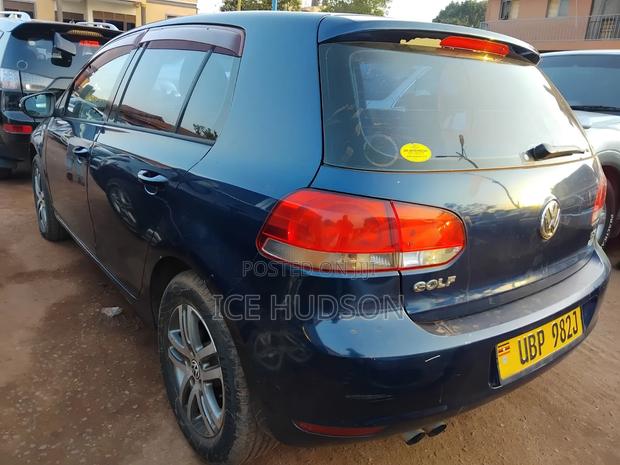 Volkswagen Golf 2009 Blue